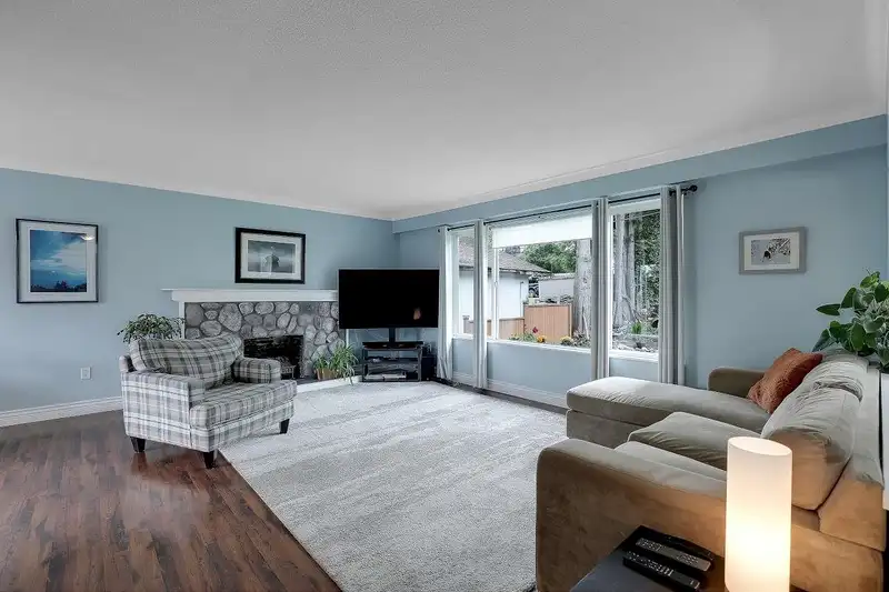 13361 112A AVENUE - photo 2 of 40