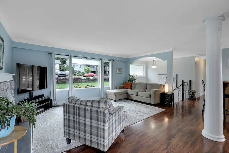 13361 112A AVENUE - photo 3 of 40