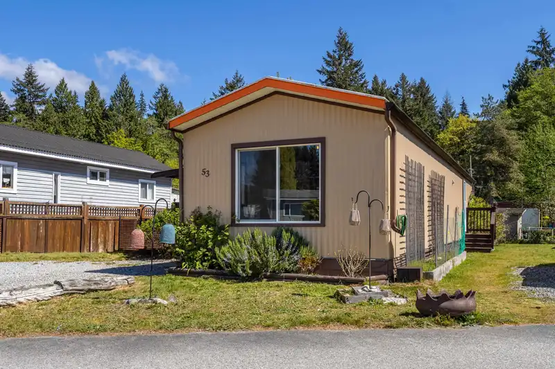 53 1413 SUNSHINE COAST HIGHWAY - photo 2 of 26