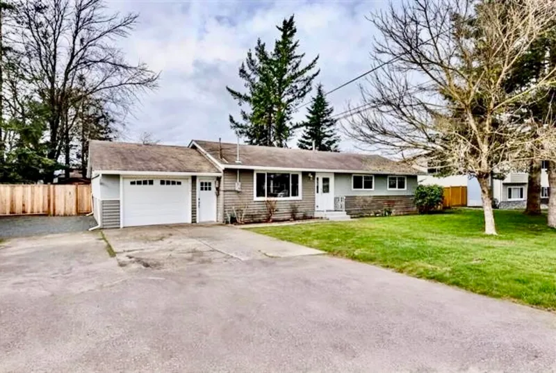 7413 LEARY CRESCENT - photo 1 of 21