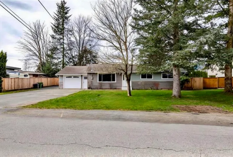 7413 LEARY CRESCENT - photo 3 of 21