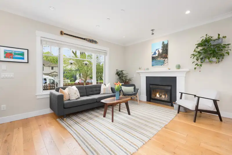 945 E 21ST AVENUE - photo 4 of 37