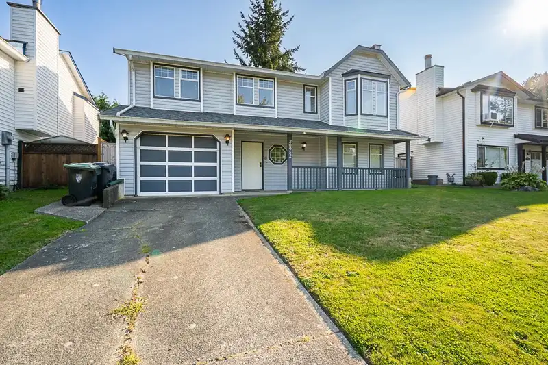 20952 94B AVENUE - photo 2 of 38