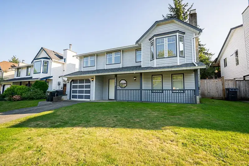 20952 94B AVENUE - photo 4 of 38