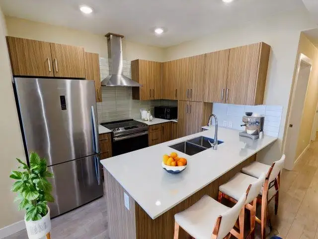 208 2889 E 1ST AVENUE - photo 2 of 16