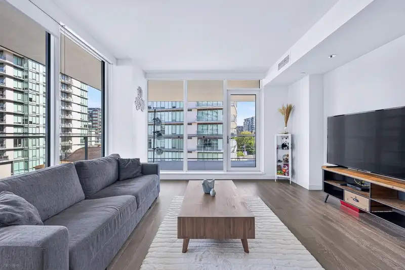 506 6611 PEARSON WAY - photo 2 of 33