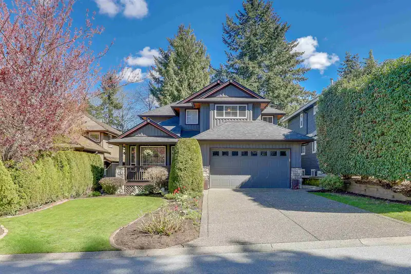 2958 147A STREET - photo 1 of 32