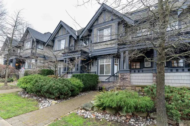782 ST. GEORGES AVENUE - photo 3 of 40