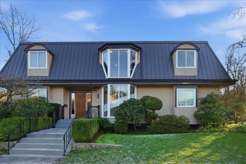 488 GLENBROOK STREET - photo 2 of 40