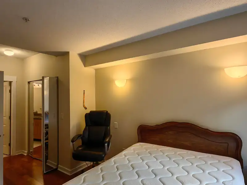 2547 EAST MALL - photo 4 of 18