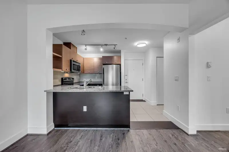 320 6688 120 STREET - photo 4 of 24