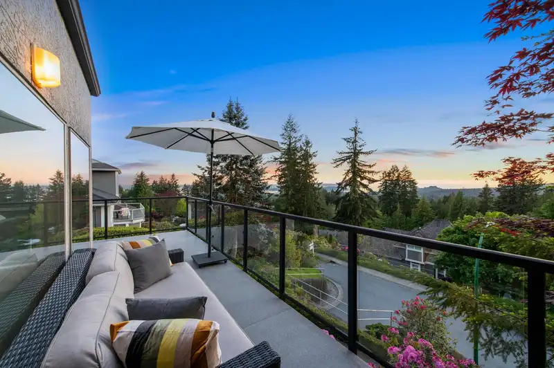 4210 STARLIGHT WAY - photo 3 of 33
