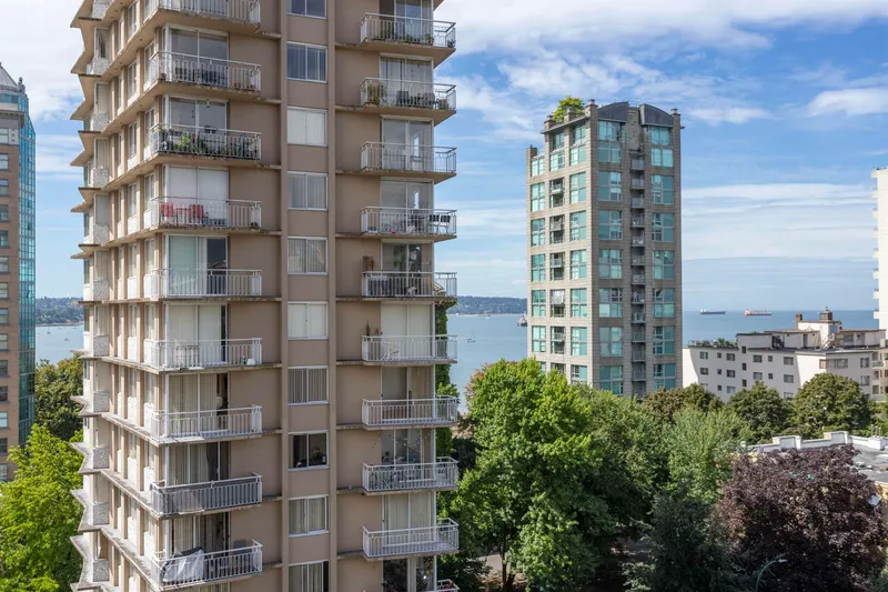 904 1850 COMOX STREET - photo 2 of 25