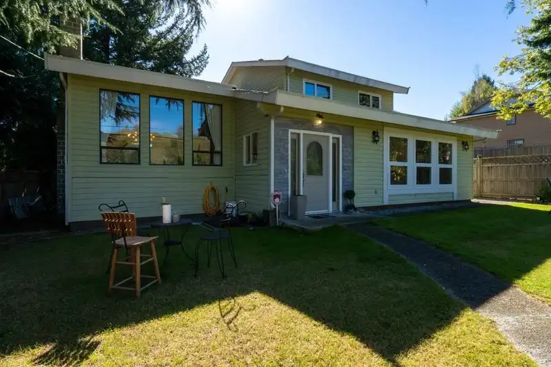 16376 96 AVENUE - photo 3 of 28
