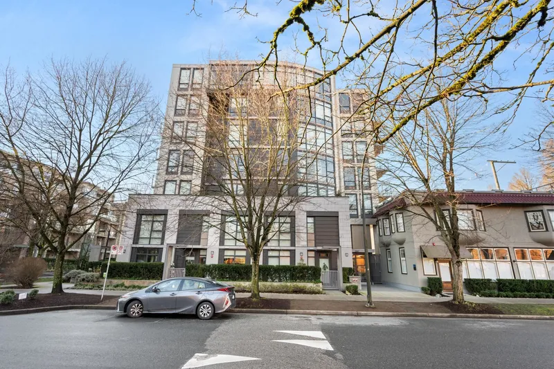 401 2687 MAPLE STREET - photo 1 of 25