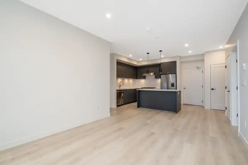 213 2425 166 STREET - photo 2 of 40