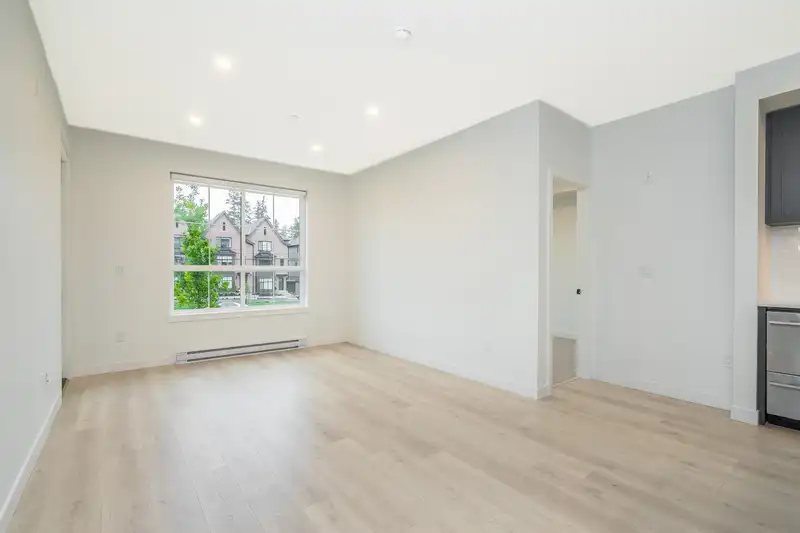 213 2425 166 STREET - photo 4 of 40