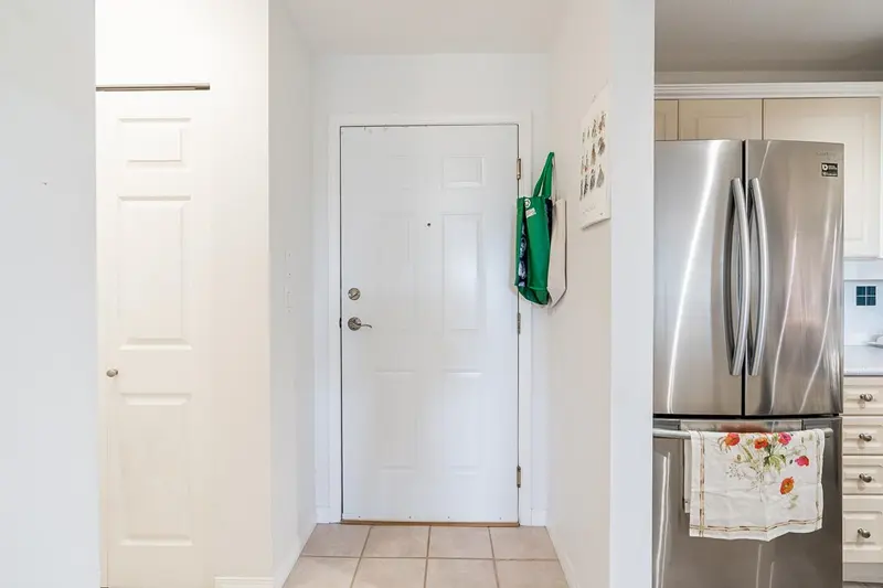 426 5500 ANDREWS ROAD - photo 2 of 25