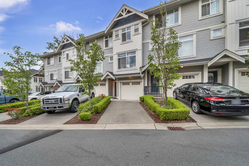 18 7198 179 STREET - photo 2 of 32