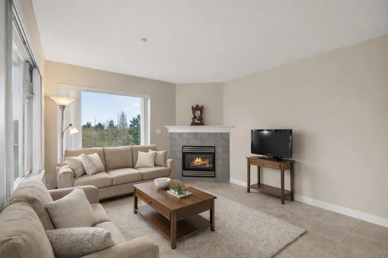 203 1330 HUNTER ROAD - photo 3 of 23