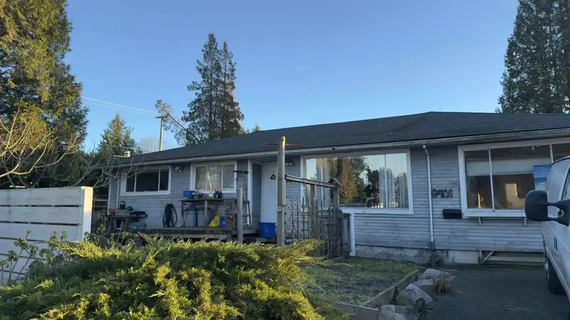 9401 DAWSON CRESCENT - photo 1 of 18