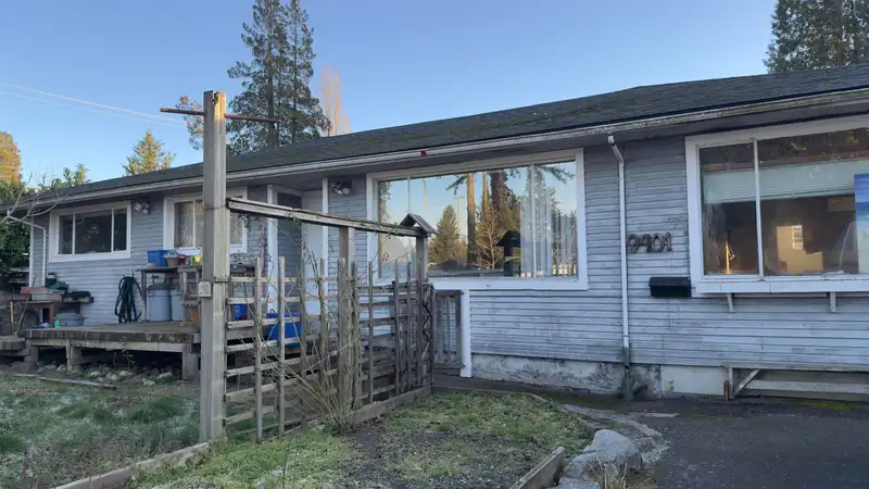 9401 DAWSON CRESCENT - photo 3 of 18