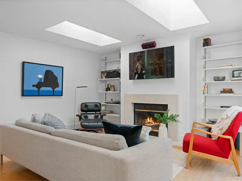 2343 W 7TH AVENUE - photo 4 of 40