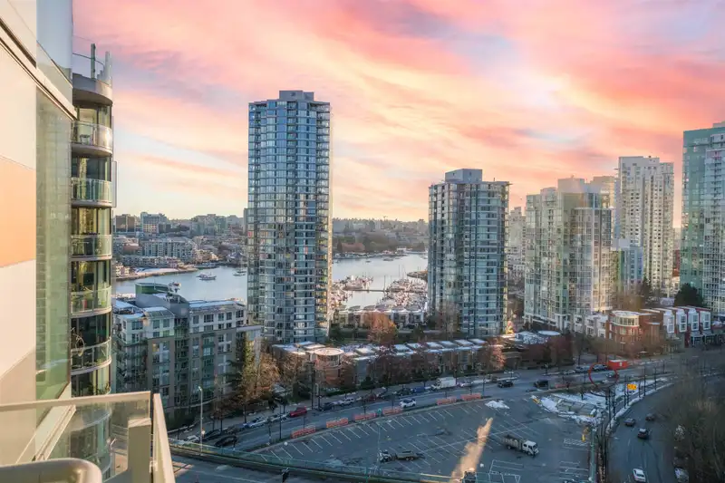 1601 89 NELSON STREET - photo 1 of 29