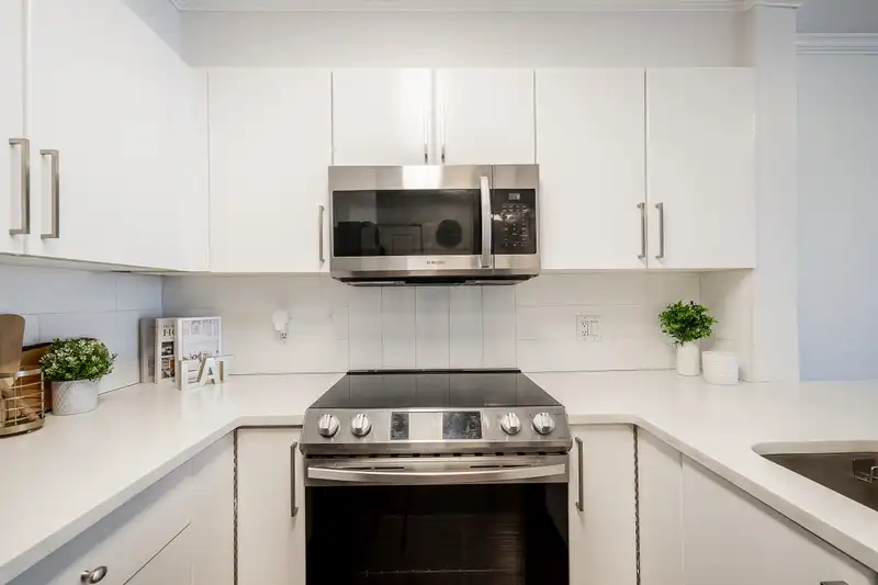 204 260 NEWPORT DRIVE - photo 4 of 33