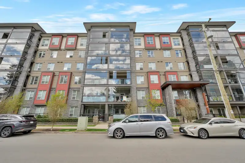 302 2649 JAMES STREET - photo 1 of 28