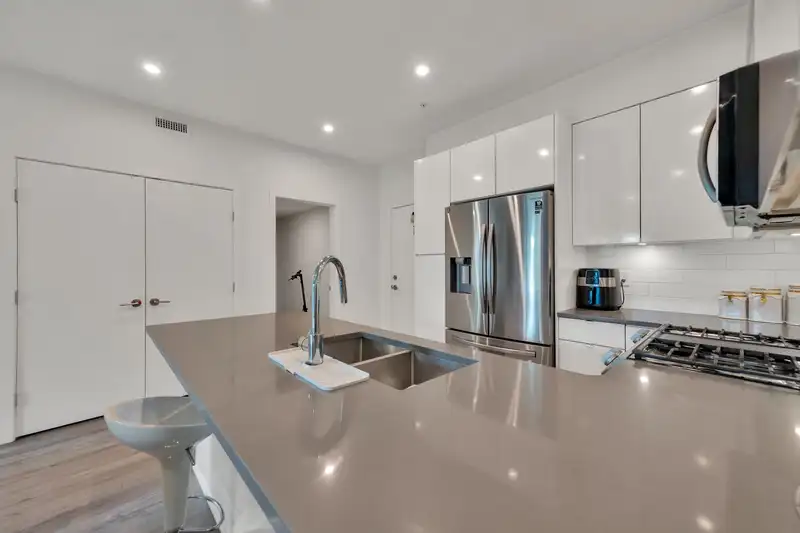 302 2649 JAMES STREET - photo 4 of 28