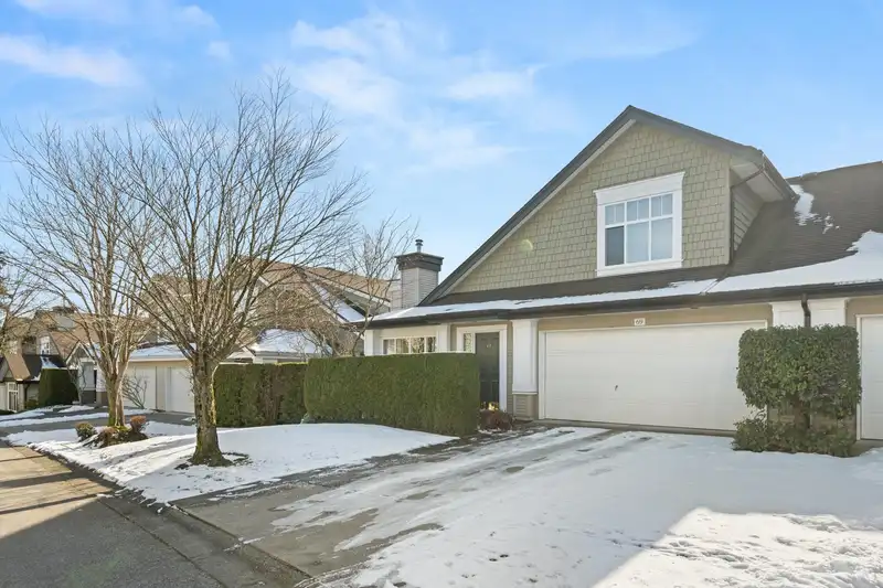 69 14877 33 AVENUE - photo 1 of 40