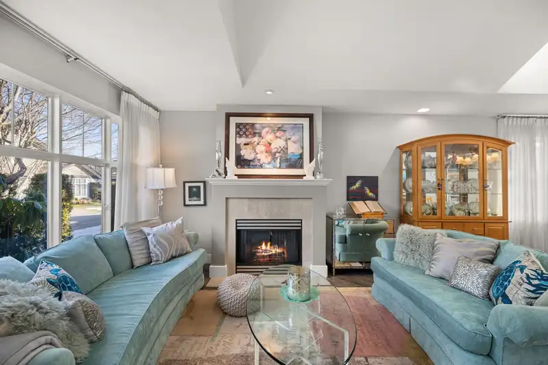 69 14877 33 AVENUE - photo 2 of 40