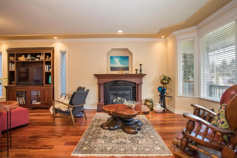 2931 152A STREET - photo 2 of 25