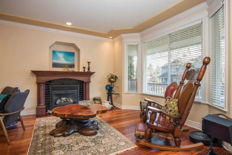 2931 152A STREET - photo 3 of 25