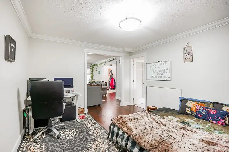 9157 144A STREET - photo 4 of 25