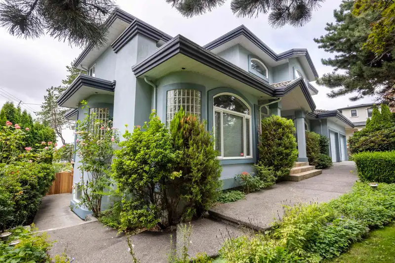 1939 WOOLWICH AVENUE - photo 3 of 31