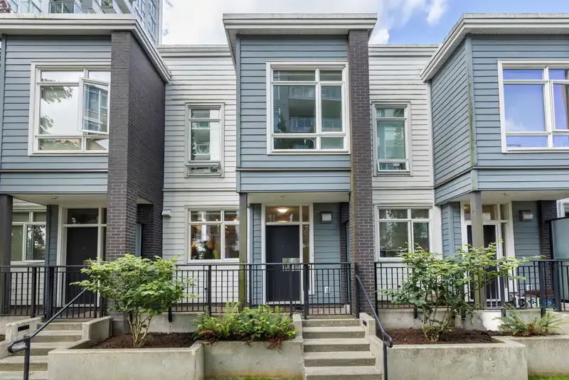 TH11 10290 133 STREET - photo 1 of 38