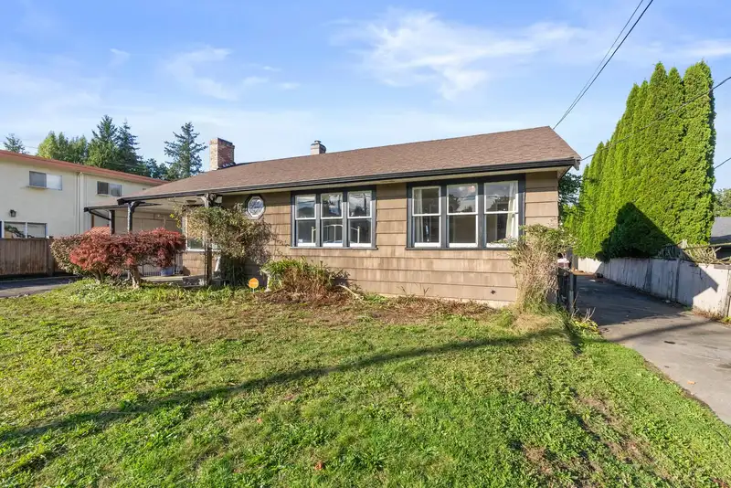 33919 MAYFAIR AVENUE - photo 4 of 32