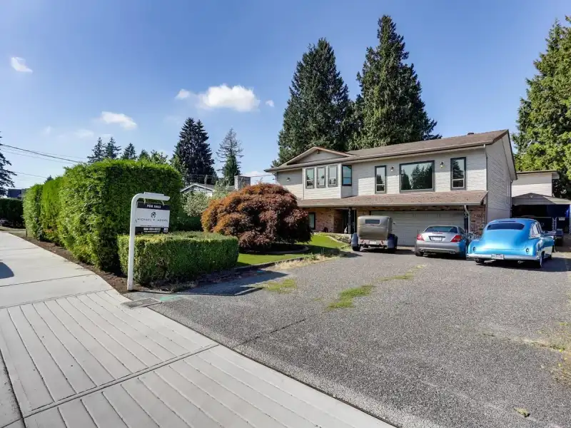 960 PORTER STREET - photo 1 of 32