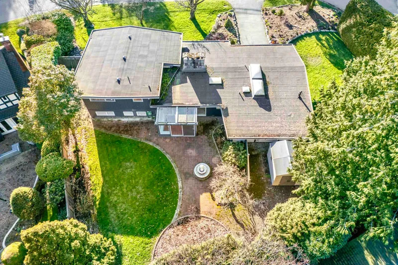 429 NEWLANDS ROAD - photo 3 of 25