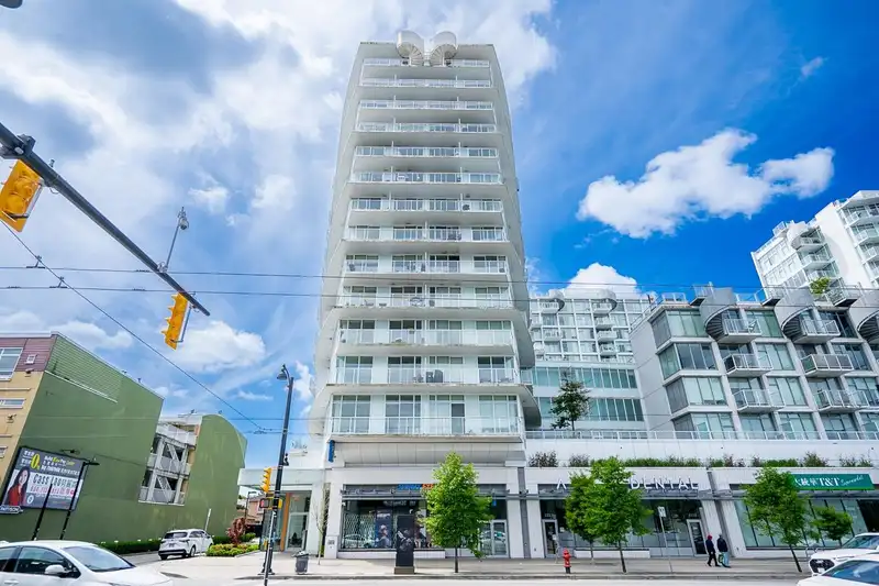 1107 2220 KINGSWAY - photo 1 of 37