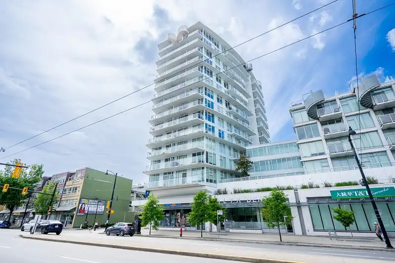 1107 2220 KINGSWAY - photo 2 of 37