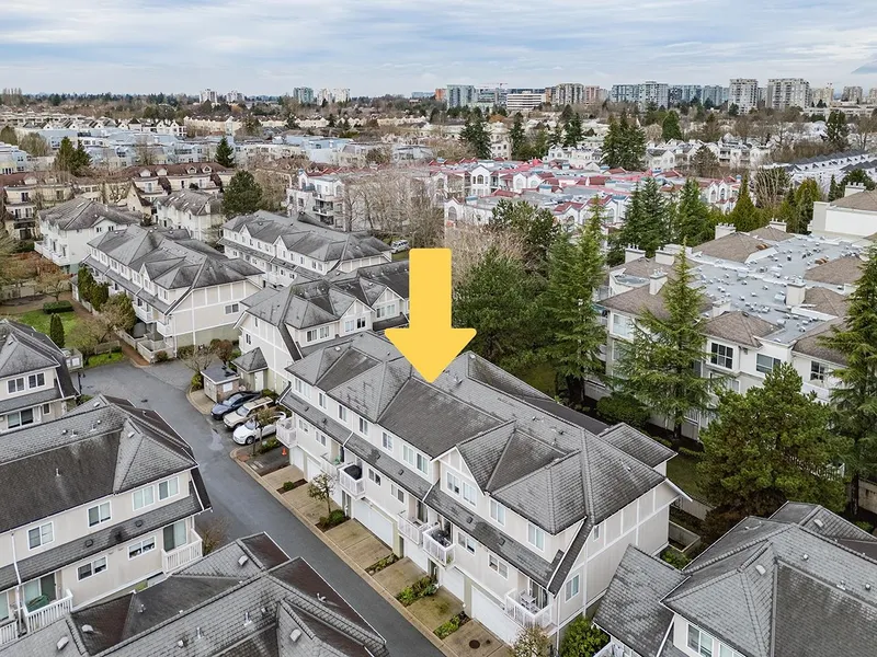 14 7831 GARDEN CITY ROAD - photo 2 of 25