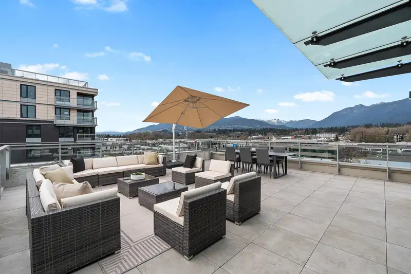 703 755 HARBOURSIDE DRIVE - photo 3 of 40