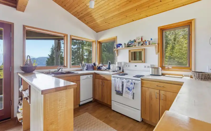 528 HARVEY ROAD - photo 3 of 29