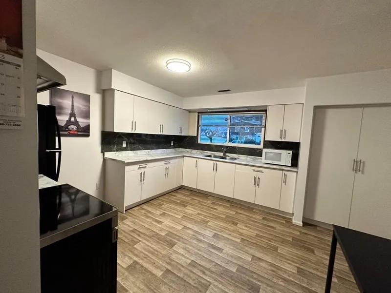 385 FERRY LANDING PLACE - photo 4 of 10