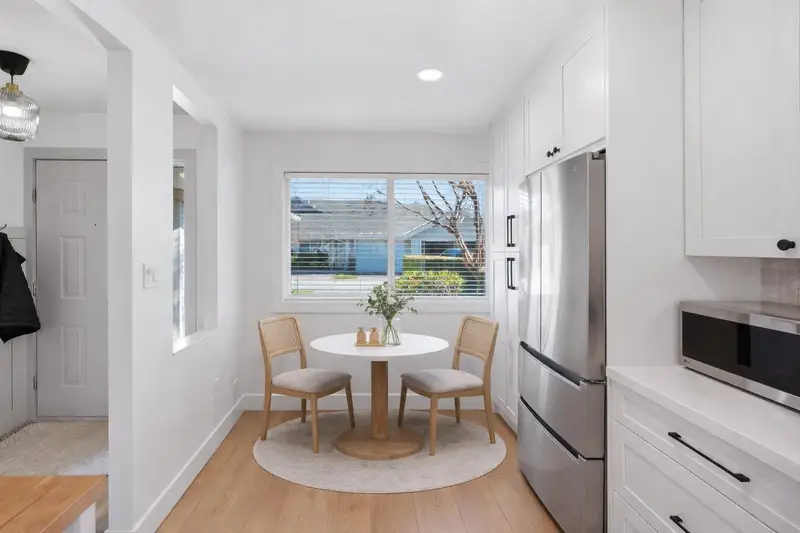 34 17516 4 AVENUE - photo 3 of 25