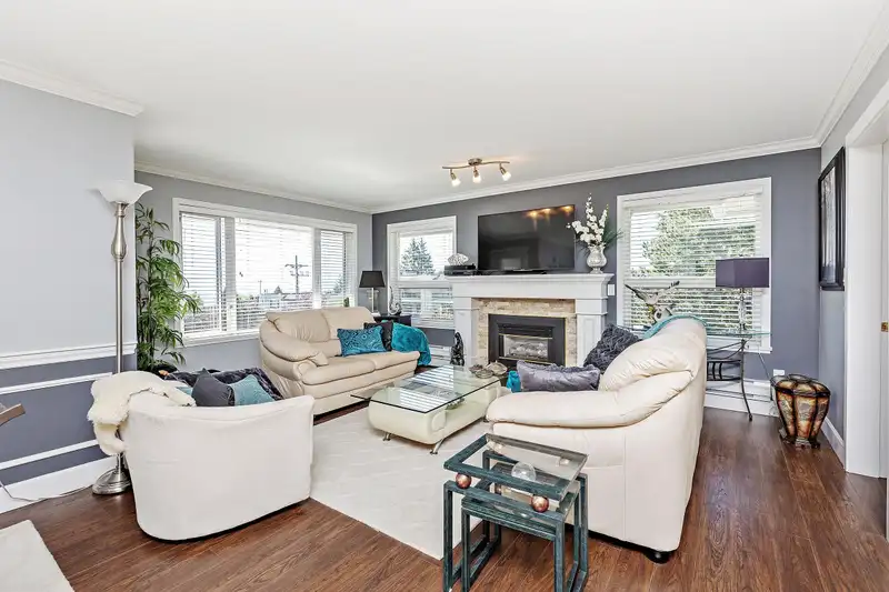 306 1234 MERKLIN STREET - photo 4 of 20