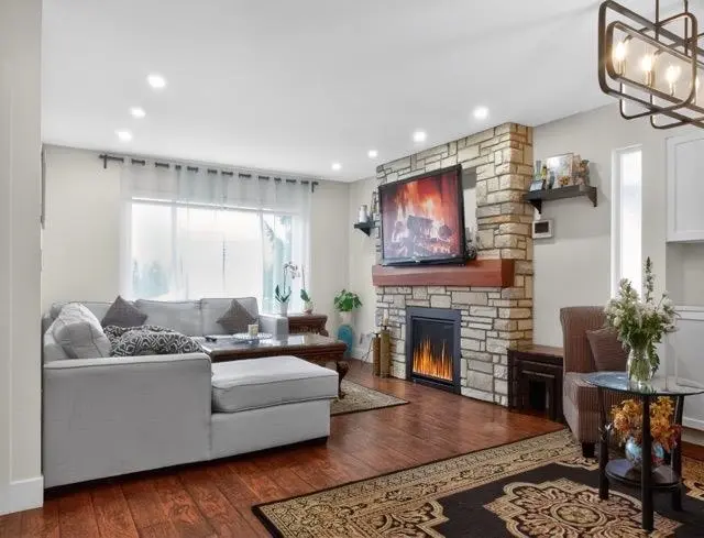 22905 113 AVENUE - photo 3 of 25